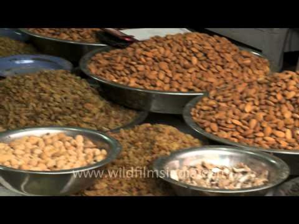 Dry fruit and spice shops in Khari Baoli