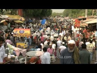 Crowded Chandi Chowk on a hot Delhi summer!