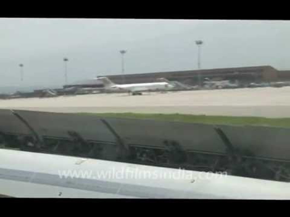 Plane slowing down after landing!