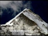 Amazing cloud patterns around Mt. Chomolungma in Nepal