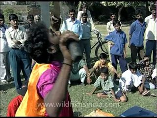 Juggling three sharp daggers with one hand!!!