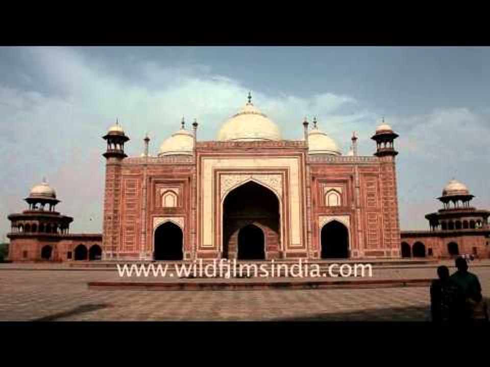 Darwaza - Gateway to the Taj Mahal