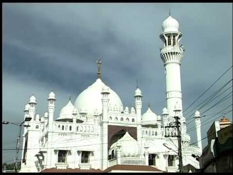 Vavar mosque - Shrine of a Muslim saint who worshipped Ayappa