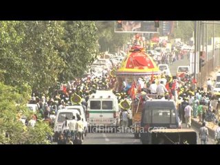 Jam on Delhi roads as the rath approaches...