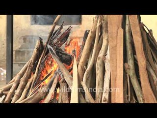 Burning funeral pyre in India