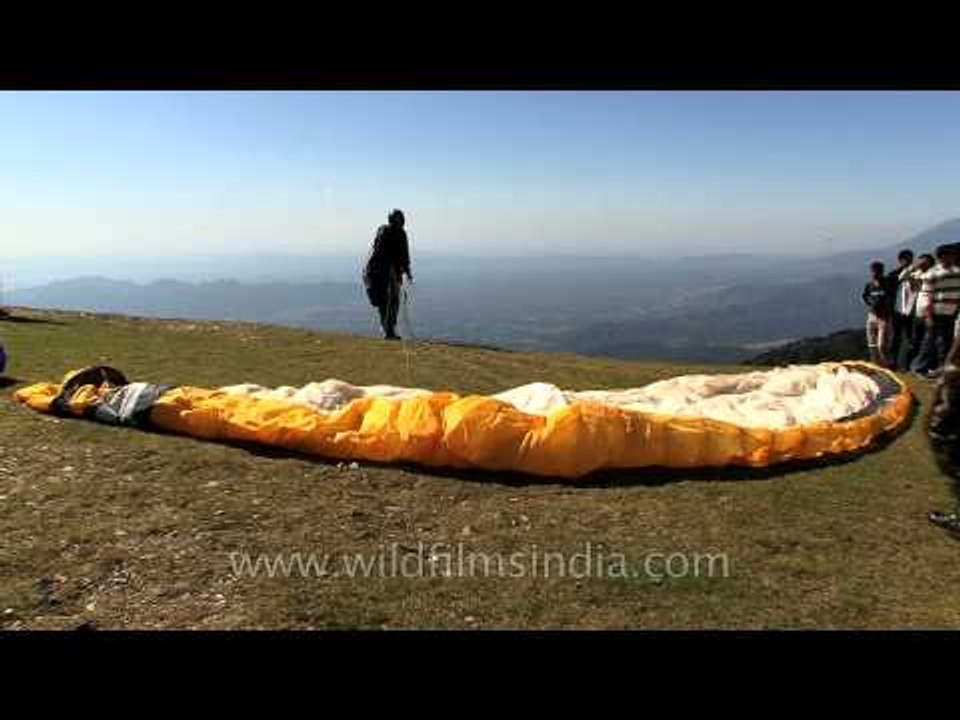 Epic fails: Paragliding take off aborted at last moment!