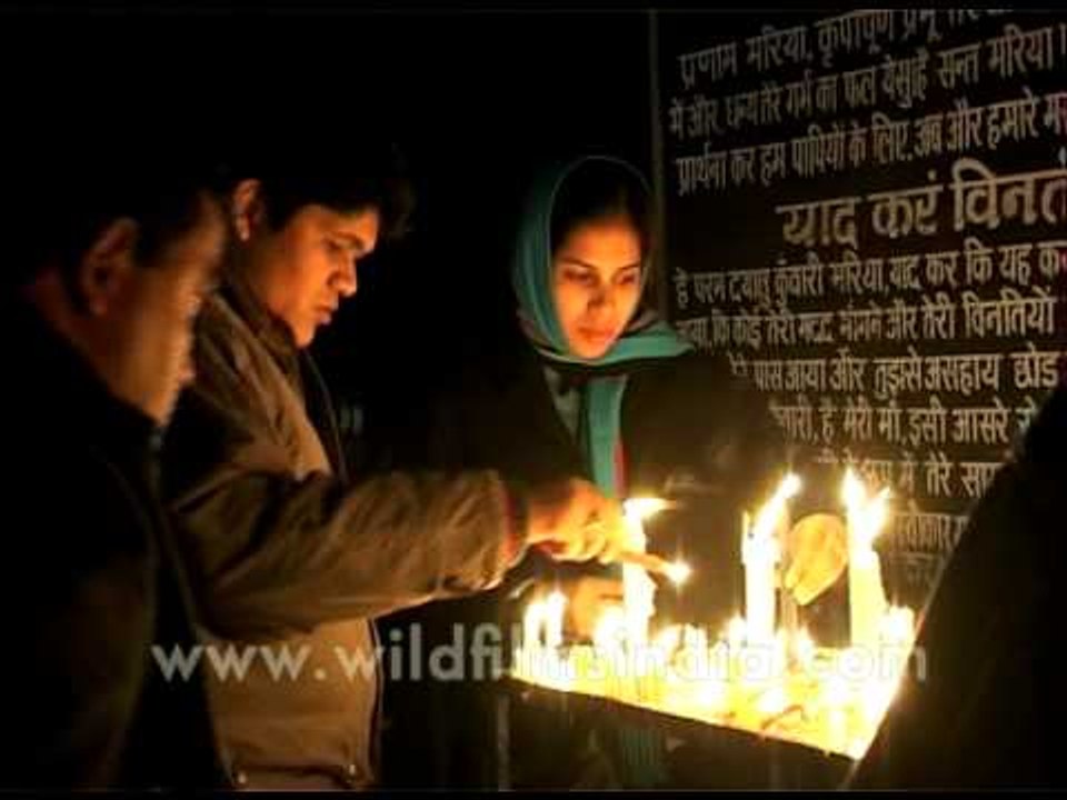 Candle lighting in Dilli Haat