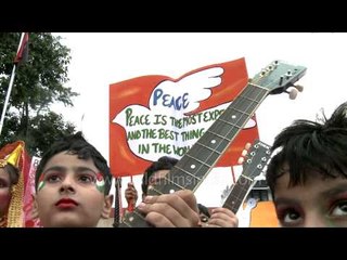 Young patriots celebrating Independence Day in Wagah border