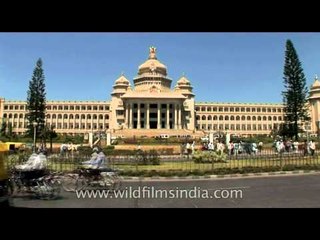 Video herunterladen: Vidhan Soudha State Legislative Assembly Building, Bangalore, Karnataka