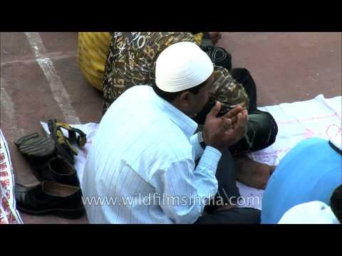 Muslims offering Namaz at Jama Masjid during Id ul fitr