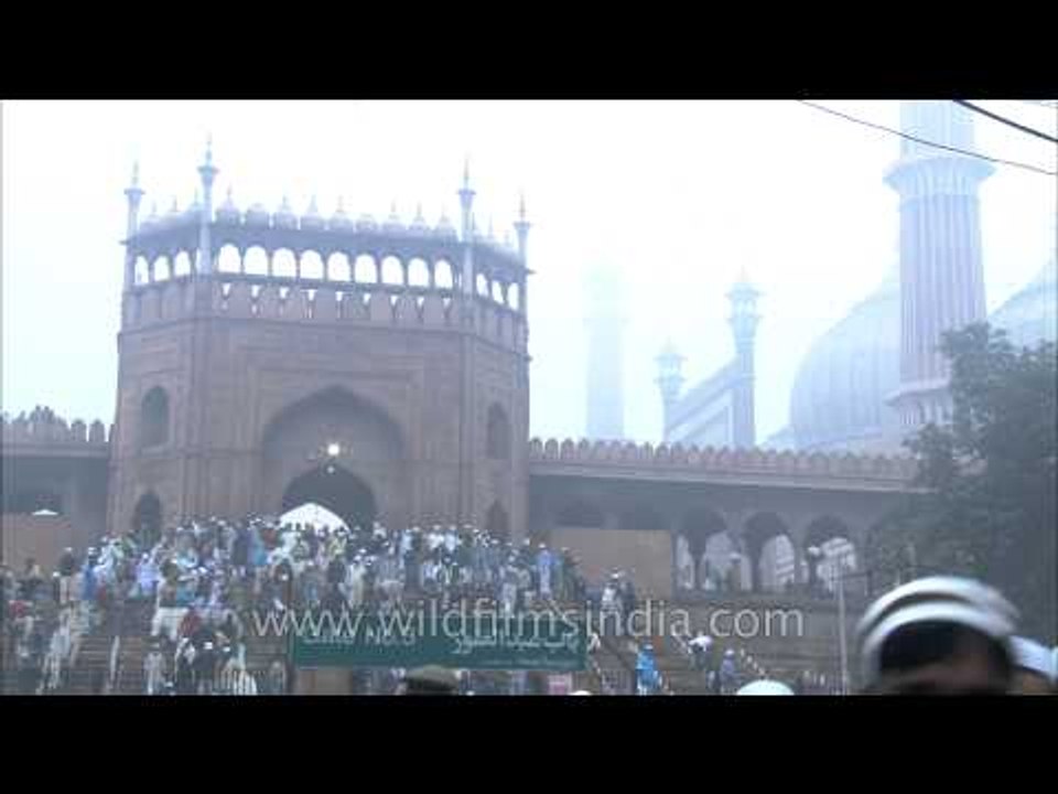 People coming out of the Jama Masjid after Morning Namaaz on Eid!