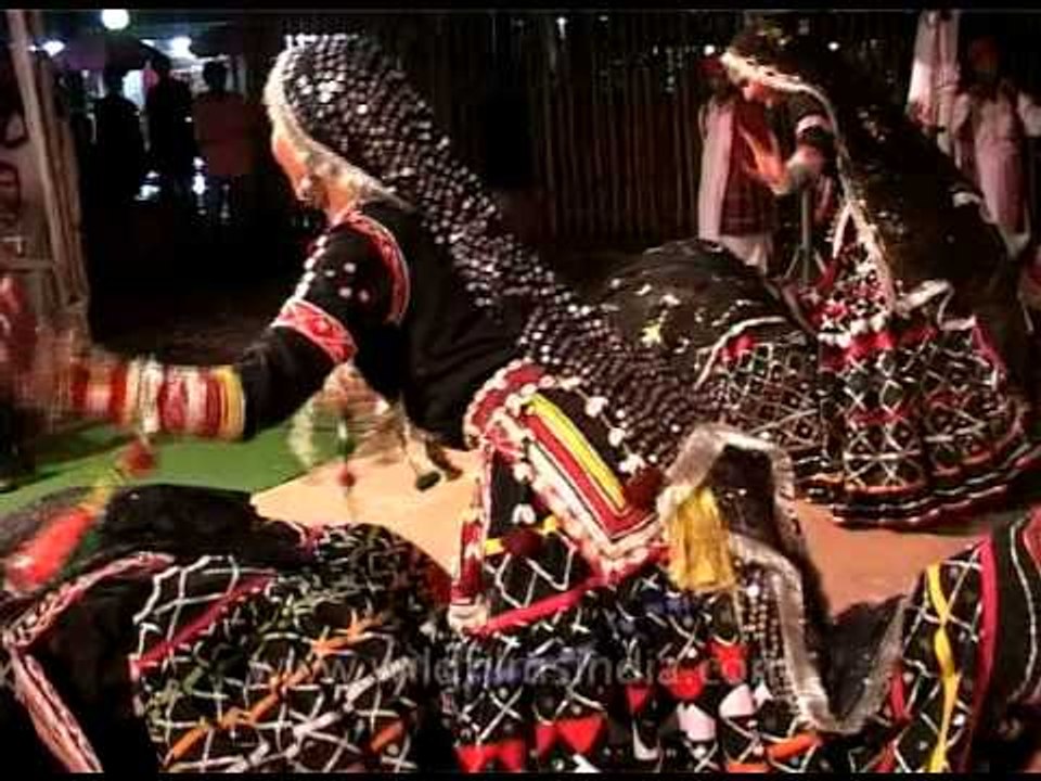 Dance of the snaker charmer Kalbelia women!