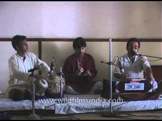 Devotion for mothers' birthday through songs : Aurobindo ashram