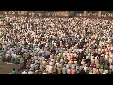Indian Muslims pray at the Jama Masjid mosque in Delhi