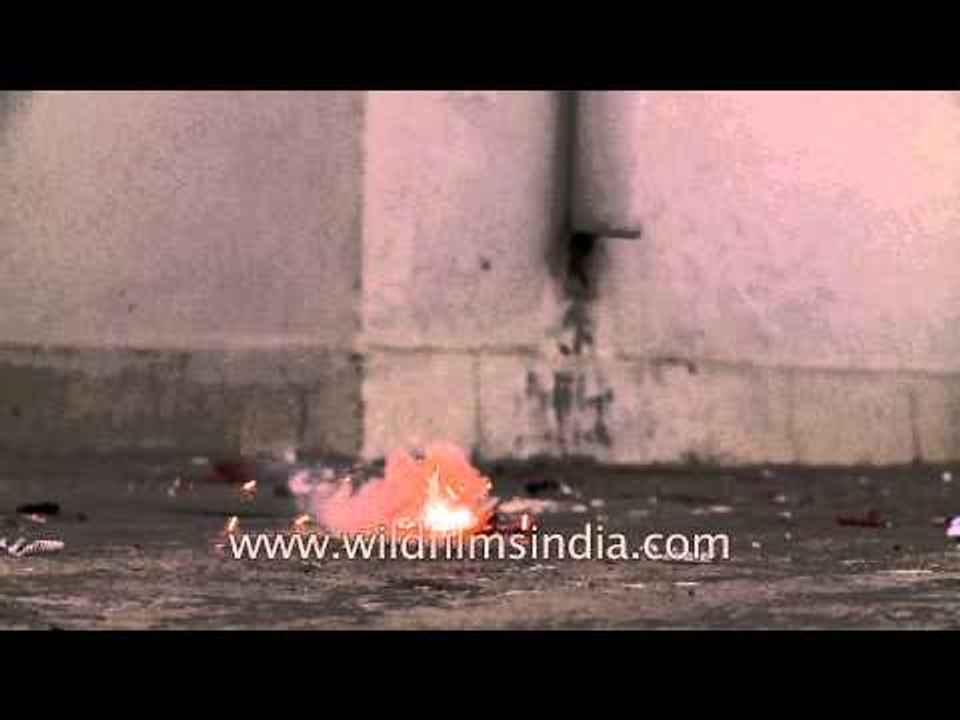 Murga Chap Patakhe blasting on Diwali at Fatehpur Beri, Delhi