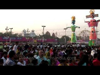 Tall effigy of Ravan staring at death during Dussehra!