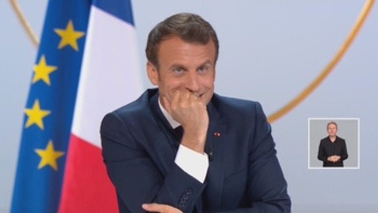 Emmanuel Macron entona el "mea culpa", pero descarta un cambio de rumbo