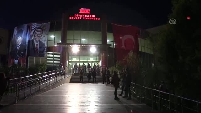 Piyanist Tuluyhan Uğurlu Diyarbakır'da Konser Verdi