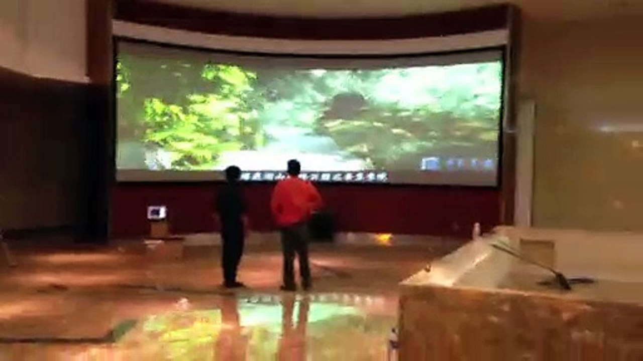 SPA bath center large screen fusion projection