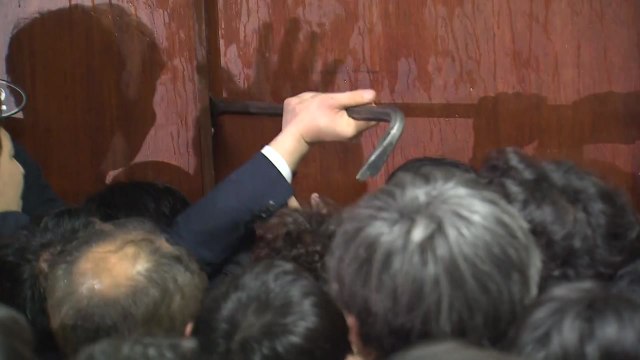 전운 감도는 국회...패스트트랙 놓고 여야 충돌 / YTN