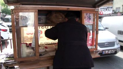 Muz yiyerek esnafı soyan hırsız kamerada