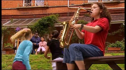 The Story of Tracy Beaker - Series 2 - Episode 19 - Sound of Music