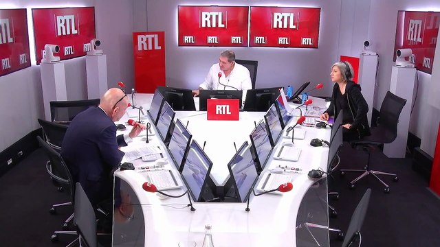 Emmanuel Macron initie un changement de cap économique manifeste , selon François Lenglet