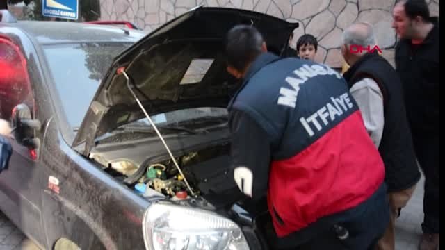 Manisa Tekerleğe Sıkışan Yavru Kediyi İtfaiye Kurtardı