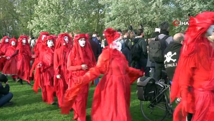 - İngiltere'de İklim Aktivistleri 10'uncu Defa Toplandı