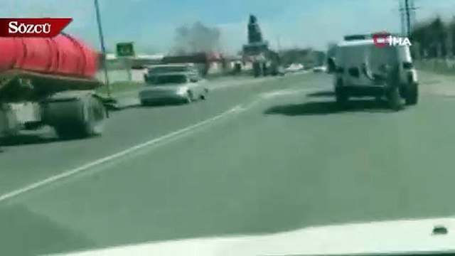 Polis aracından düşen zanlı kaçtı, olay anı kameraya yansıdı