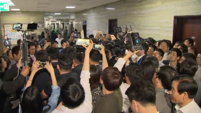 패스트트랙 놓고 여야 전면전...현재 더불어민주당은? / YTN