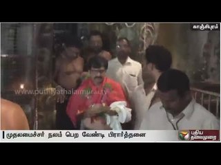 Actor Vivek prays for CM Jayalalithaa's speedy recovery in Kancheepuram temple