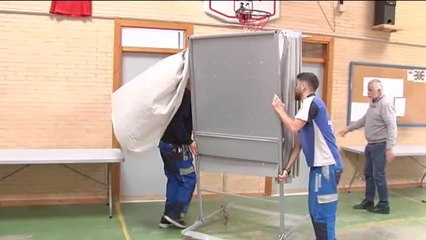 Arrancan los preparativos en los colegios electorales