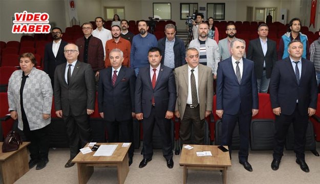 (26 Nisan 2019) ERÜ’DE “DÜNYA VETERİNER HEKİMLER GÜNÜ” ETKİNLİKLERİ DÜZENLENDİ