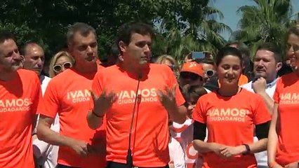 Rivera pide a Casado que deje de "repartir ministerios" con Vox