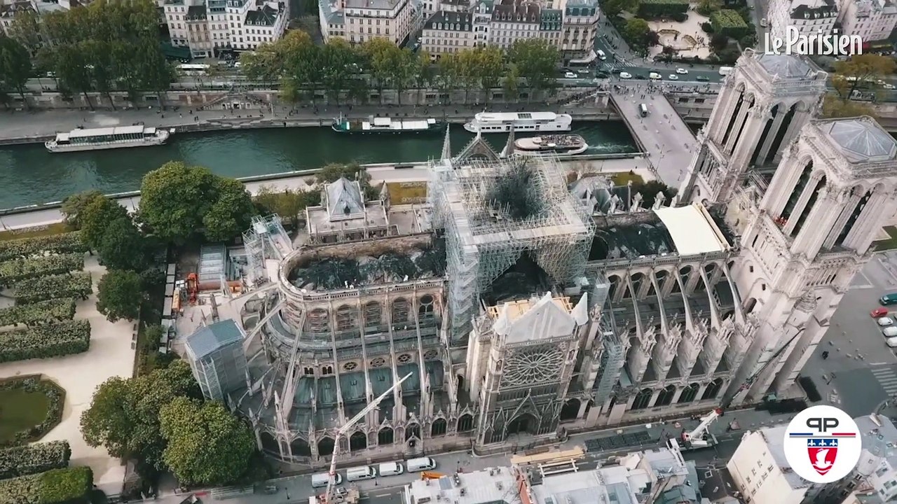 Notre-Dame : une bâche géante recouvre la cathédrale