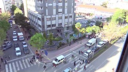 Şüpheli Çantadan Ders Kitapları Çıktı