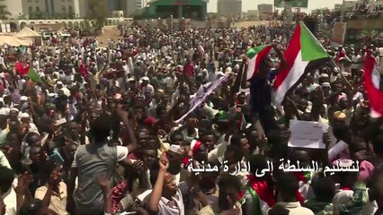 المتظاهرون السودانيون يواصلون الضغط على المجلس العسكري