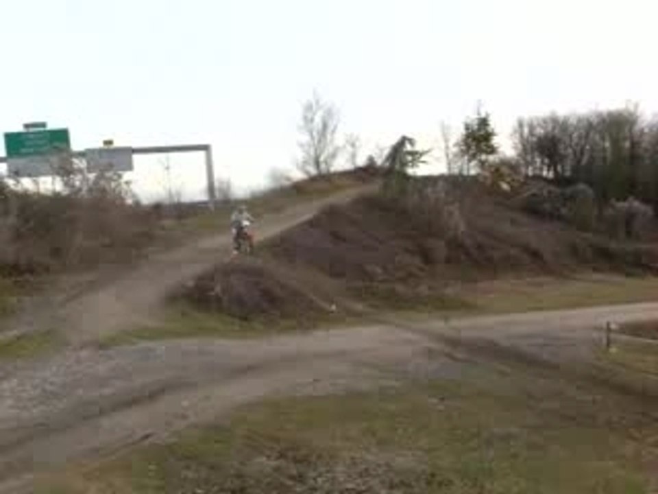 enduro freddy en saut