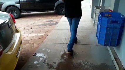 Adolescente é detido depois de desacatar e ameaçar professor