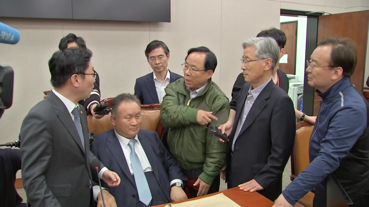 쫓고 쫓기는 '추격전'...패스트트랙 지정 또 무산 / YTN