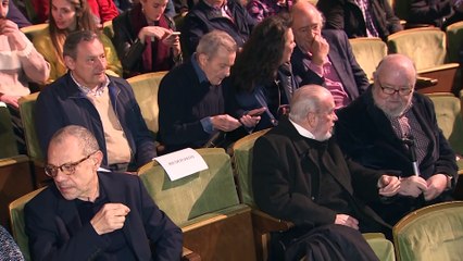 El manifiesto del ‘sindicato de la ceja’ contra Vox: “Si queréis parar la reconquista salid a votar”