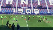 Último entrenamiento del Levante antes de jugar ante el Barça