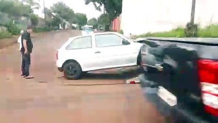 Carro e caminhão se envolvem em colisão na Av. Piquiri