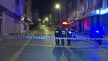 Esenyurt'ta Yolda ve Bir Binada Çatlaklar Oluştu (2)