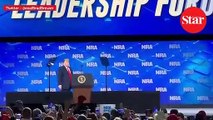 Trump kürsüye çıkarken sahneye telefon fırlatıldı