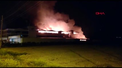 Denizli'de Tekstil Fabrikası Yanıyor