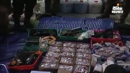 आतंकियों के ठिकानों से पुलिस को मिले झंडे और ड्रोन