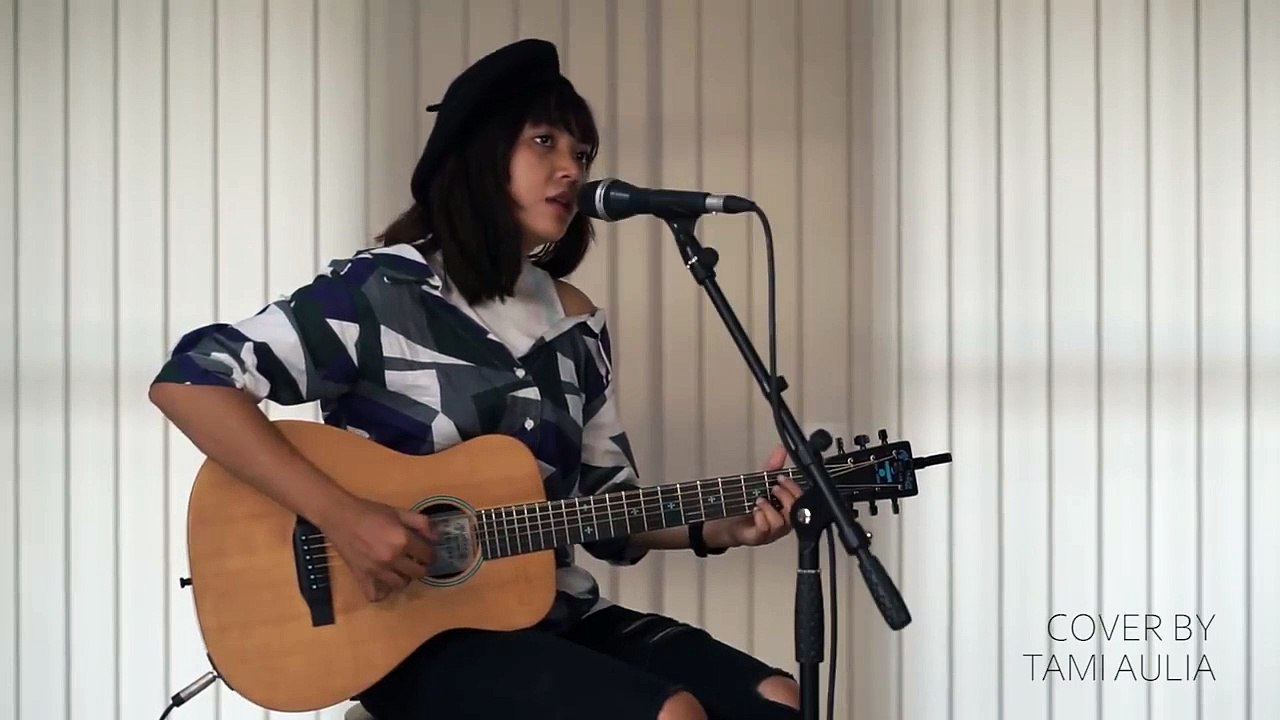 Lady Gaga - Shallow cover by Tami Aulia Live Acoustic