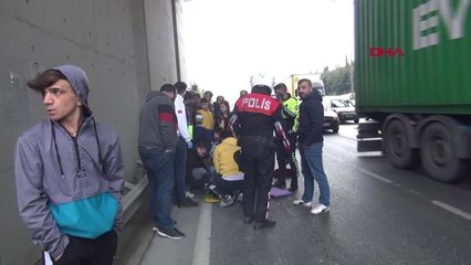 İstanbul- Esenyurt'ta 'Tek Teker' Kazası: Yaralı Arkadaşını Bırakıp Kaçtı